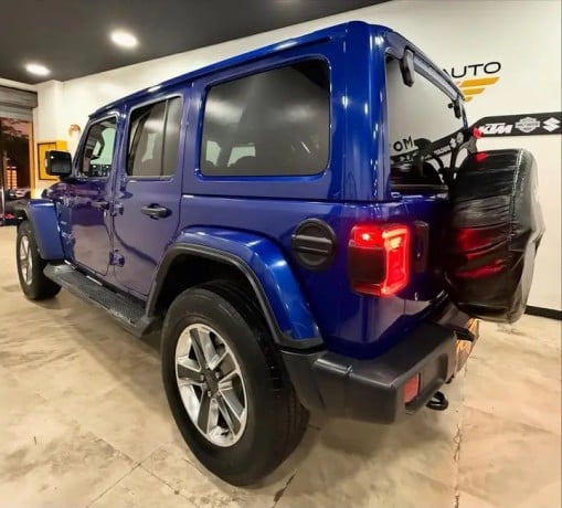 jeep-wrangler-sahara-2019-big-6